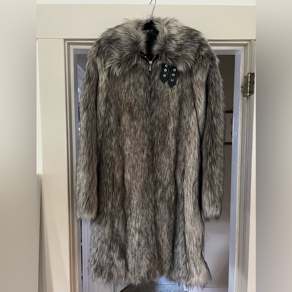 Helmut Lang Faux Fur Coat Size Medium NWOT - Picture 5 of 7